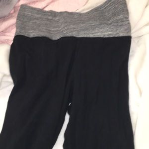 Cropped leggings with grey